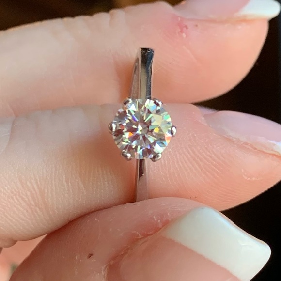 #59 Brilliant white 1 ct moissanite solitaire ring - Picture 7 of 9